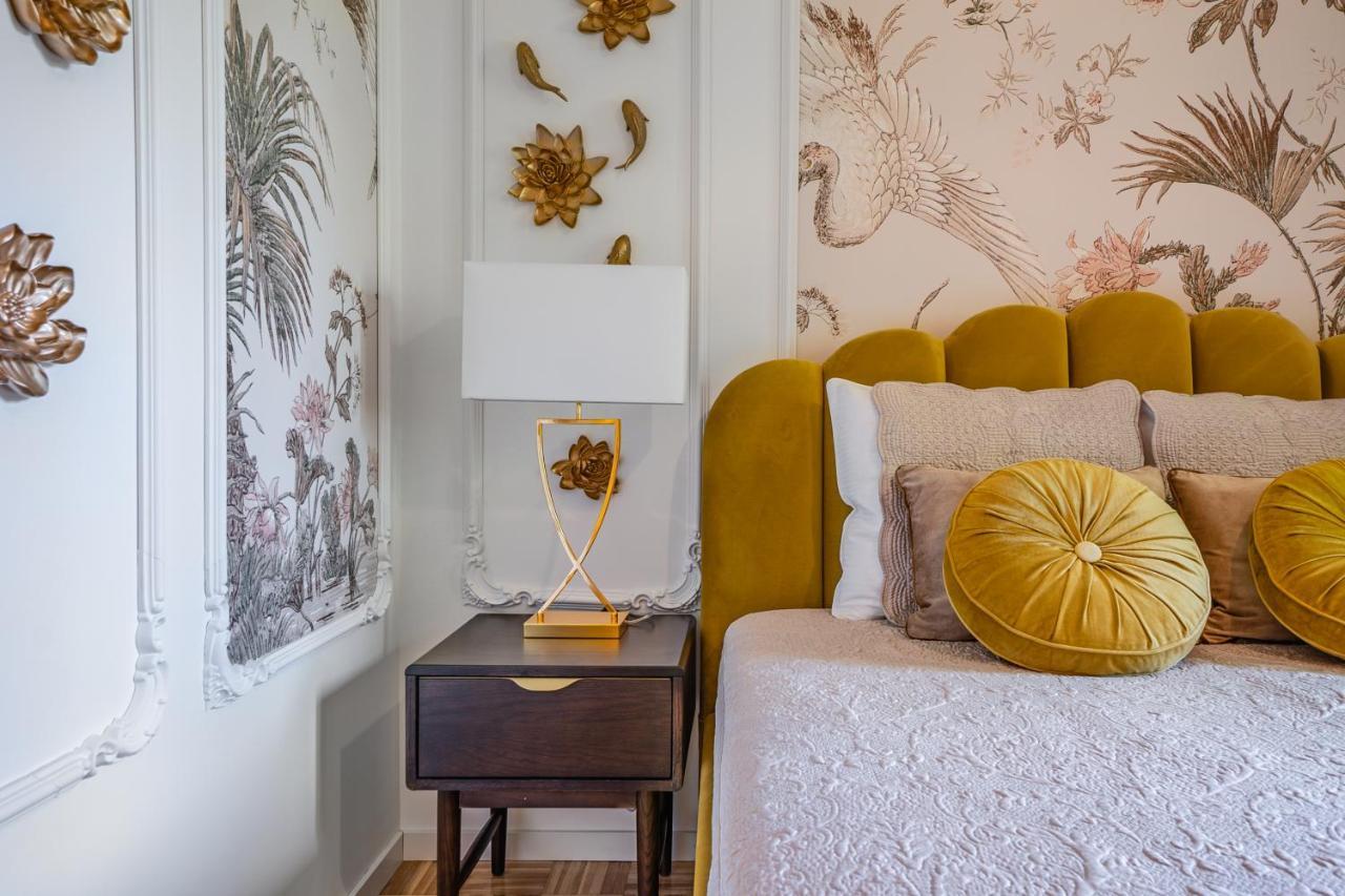 Soft Glam 1-Bedroom Appt - Lake & Mountain View Montreux Eksteriør billede